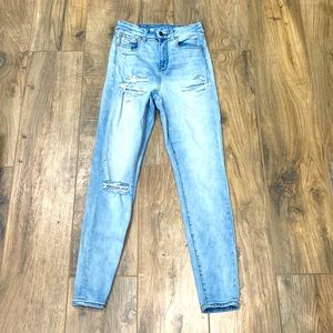 American Eagle skinny jean with distressing